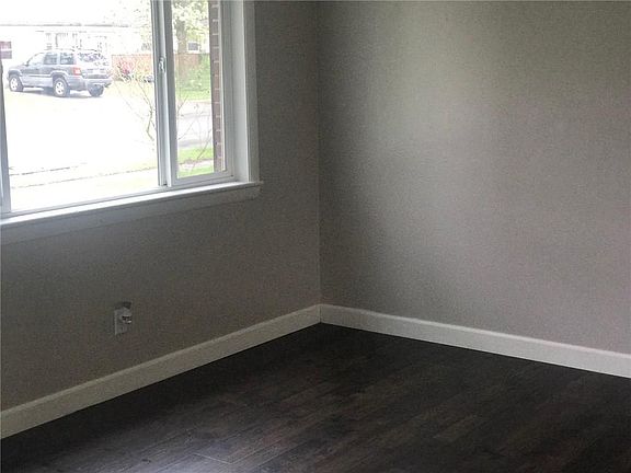 4th image of 272 Crosswell Ave