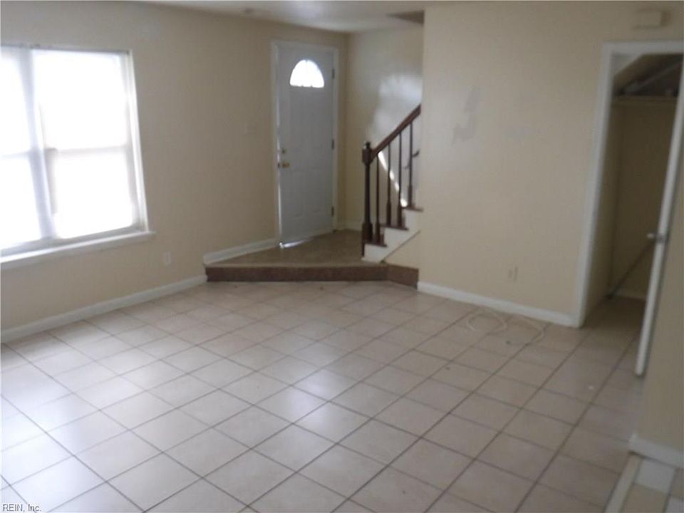1st image of 5403 Grand Lake Cres