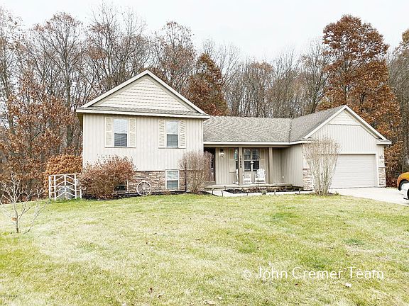 3rd image of 12680 Goldenrod Ct