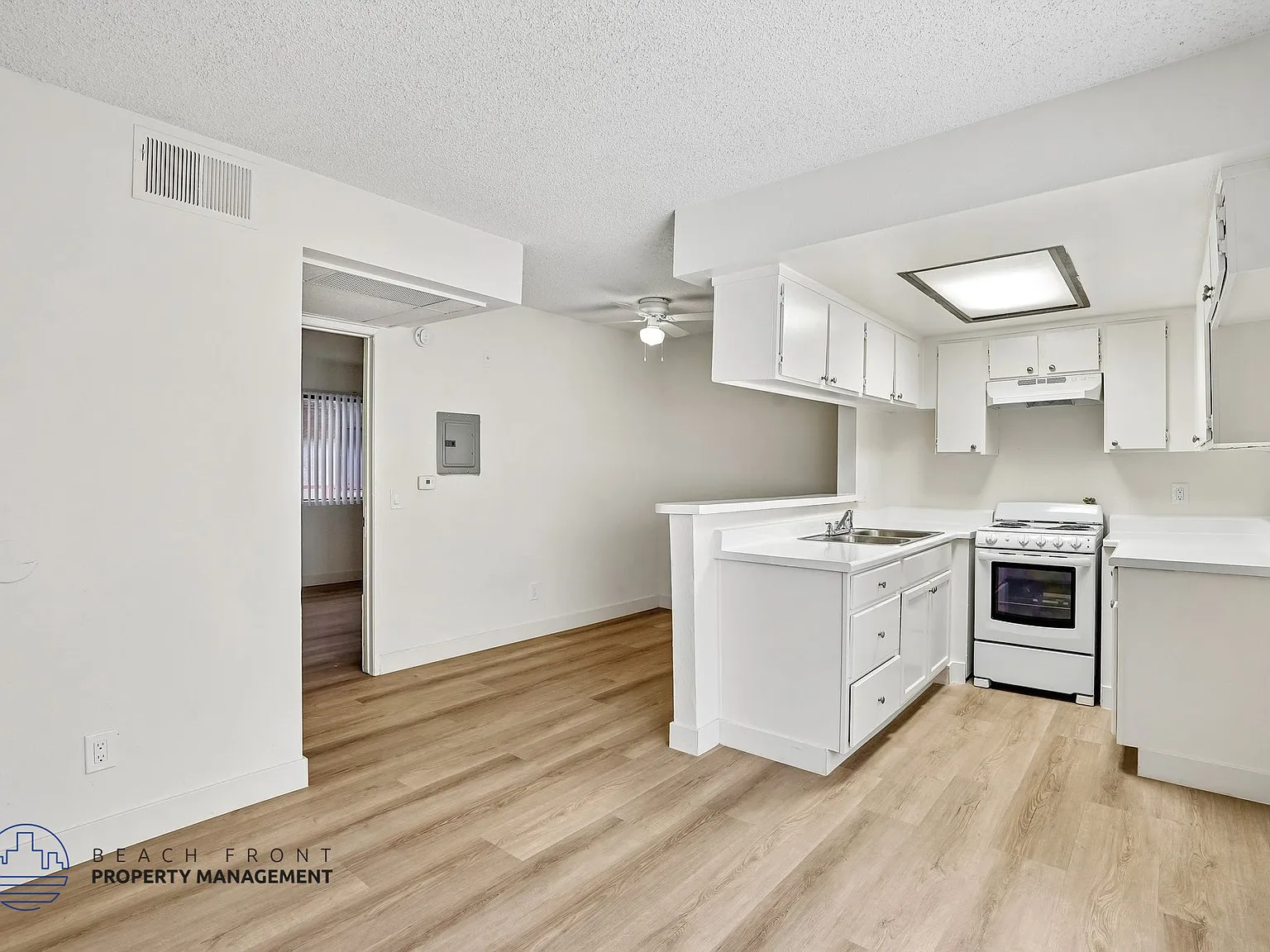 Grand View Tower Apartments — Photo 4