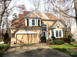 6211 Oak Cove Ln, Charlotte, NC 28269