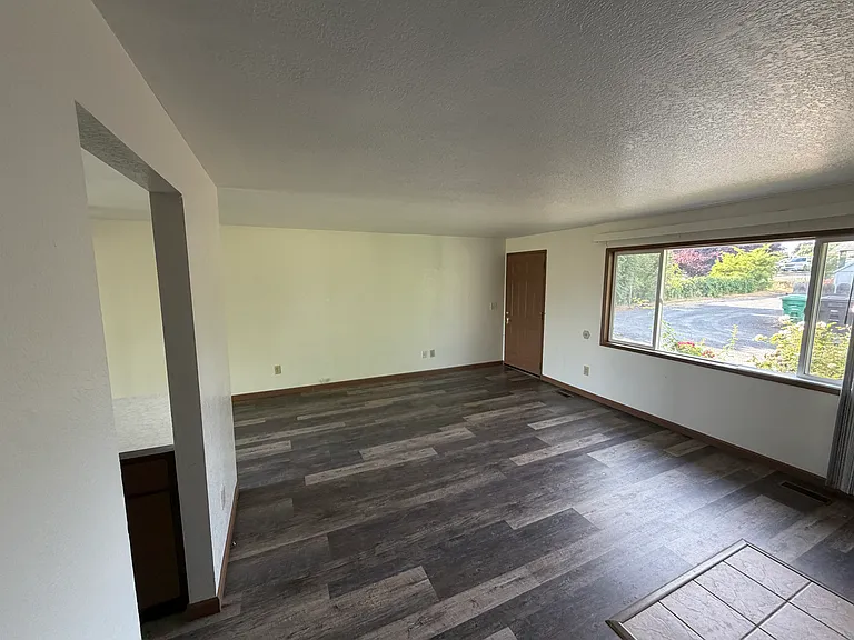 14155 Linden Ave #1415.5 — Photo 8