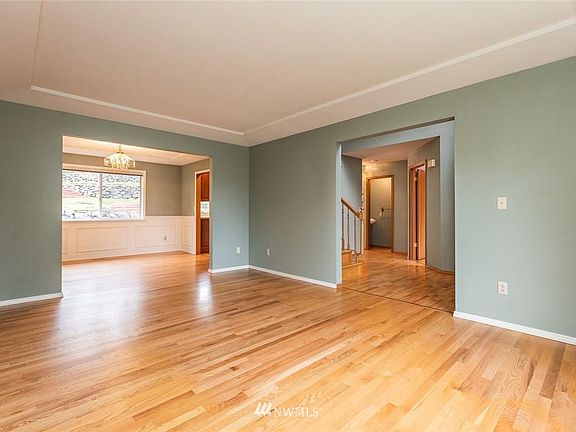 3rd image of 3112 26th Ave SE