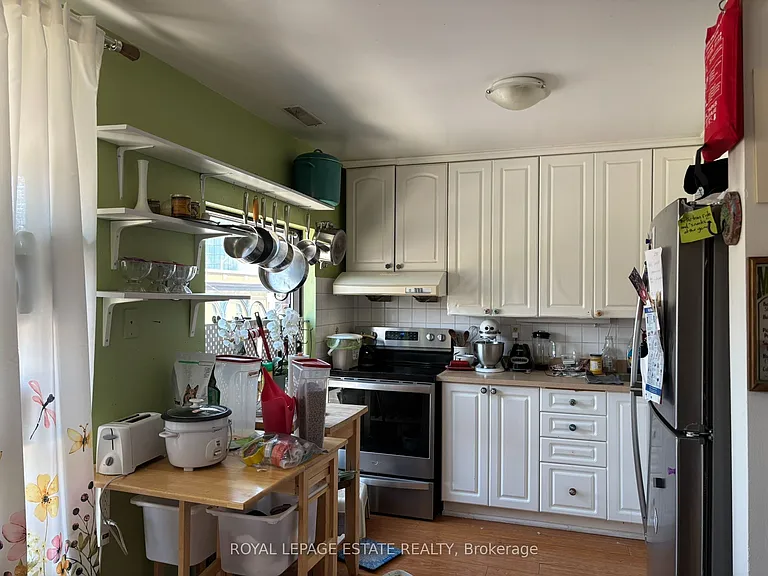 20 Jane St #A — Photo 8