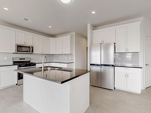 5th image of 408 4th St NE
