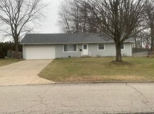 1058 Thomas Dr, Ashland, OH 44805