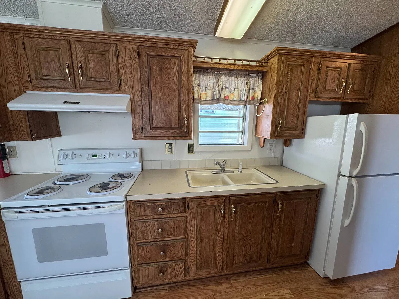 1 bed, 1.0 bath, 370 sqft, $1,595 — Photo 4