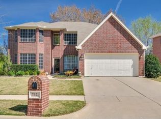 7021 Park Green Dr, Arlington, TX 76001