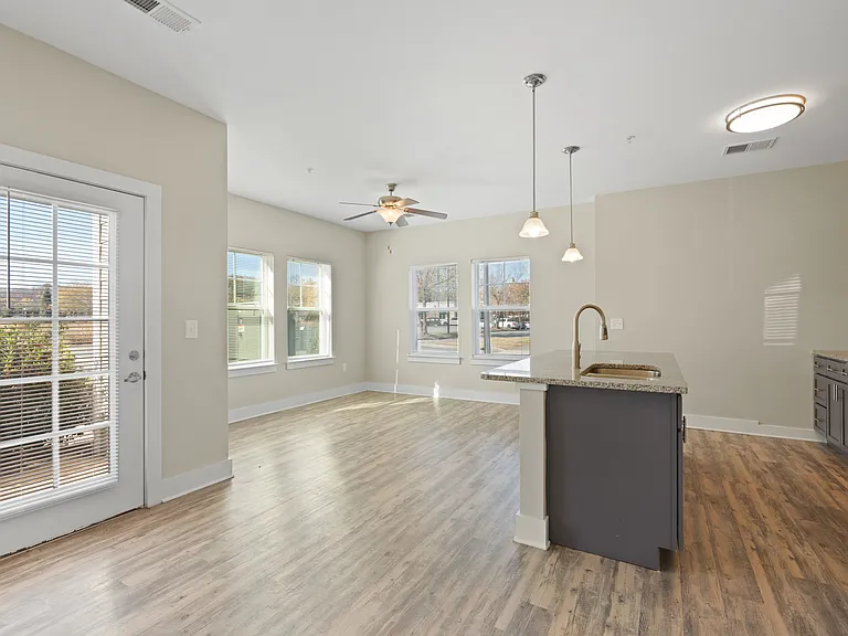 Gateway Apartments — Photo 32