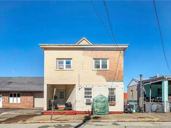 229 S 3rd St, Jeannette, PA 15644