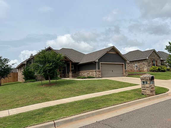 4th image of 8413 NW 160th St