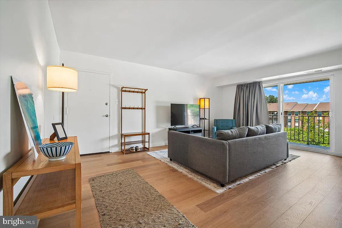 Colchester Towne Condo — Photo 3