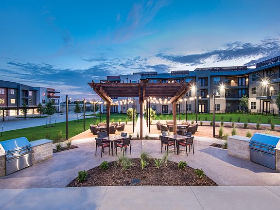 Aura Castle Hills Patio Lounge Area