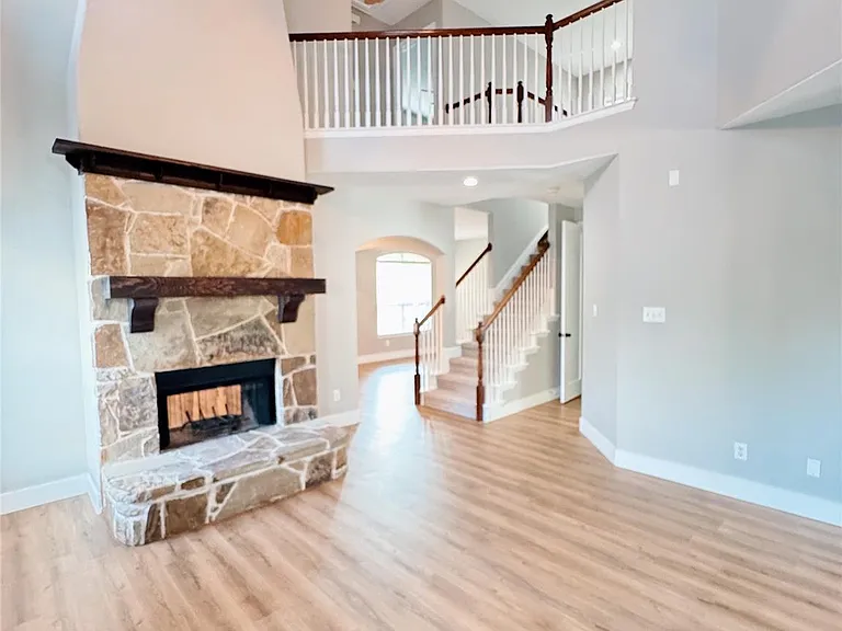 1008 Caudle Ln — Photo 4