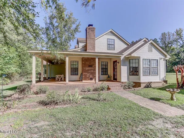 276 E Sweetwater Rd, Byhalia, MS 38611