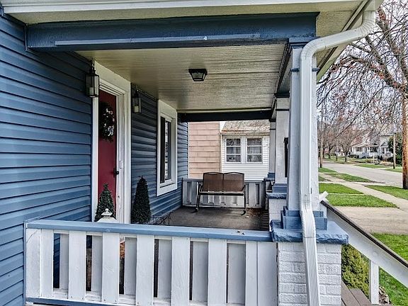 3rd image of 237 E Broad St