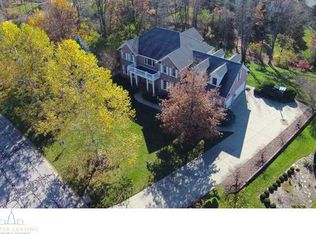 6130 Heathfield Dr, East Lansing, MI 48823