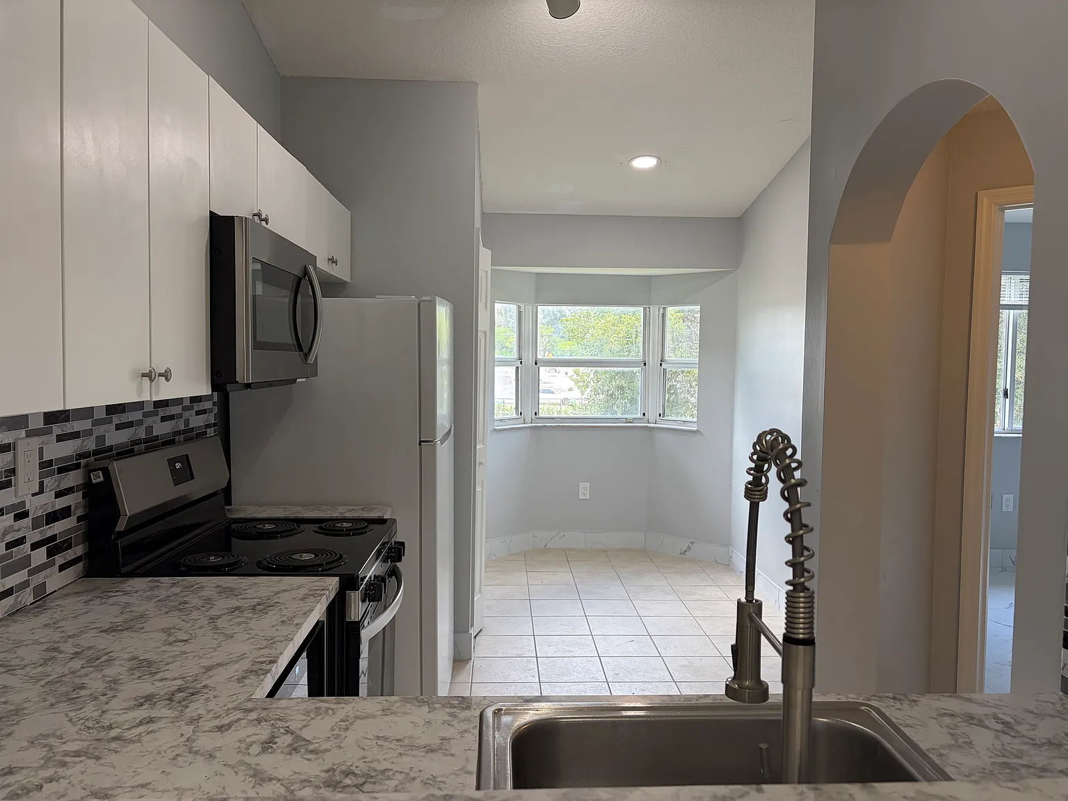 2 bed, $1,900 — Photo 3