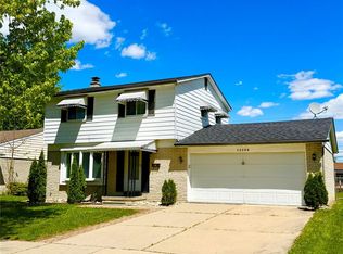 15439 Vivian St, Taylor, MI 48180