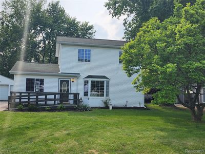 2134 Cherrywood Dr, Burton, MI, 48519