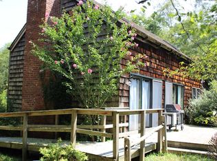 128 S Country Rd, Remsenburg, NY 11972