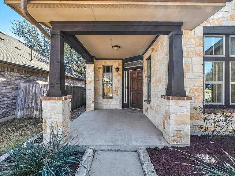 105 Latitude Ln — Photo 3