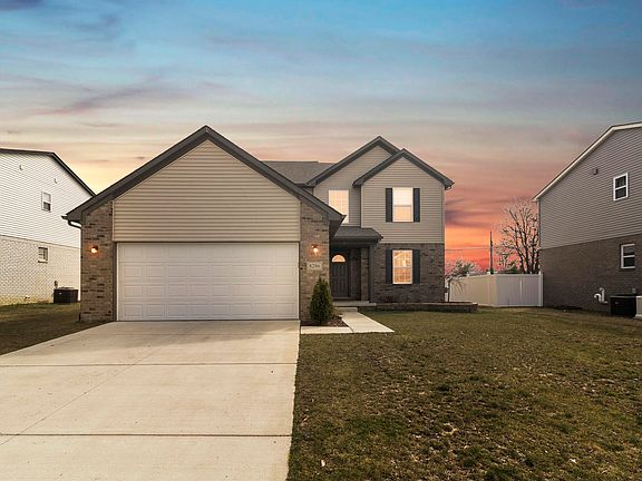 3rd image of 8286 Berwick Dr