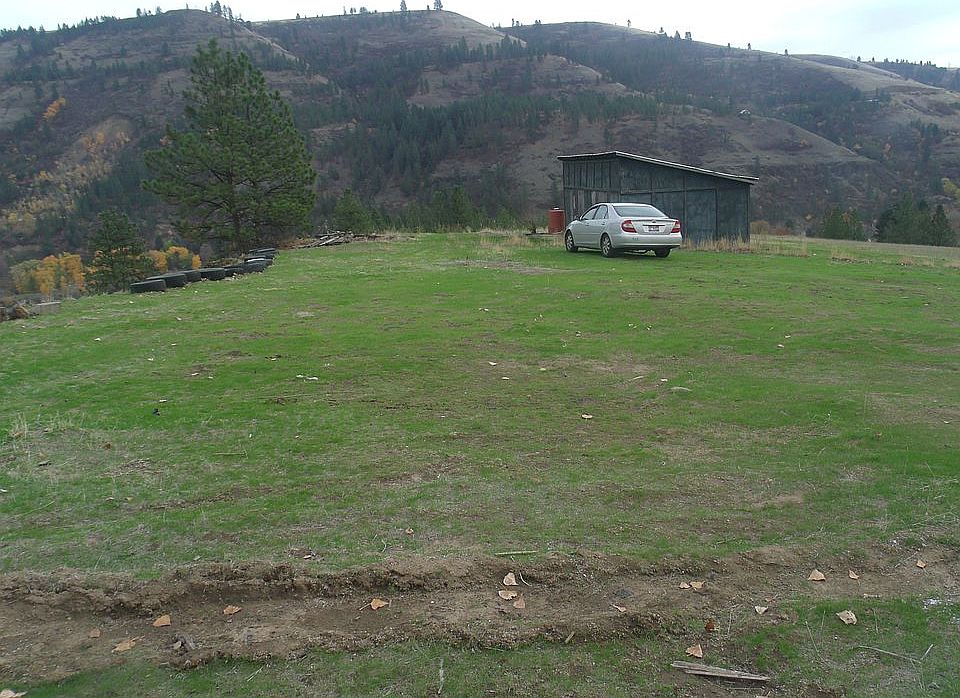 level homesite/room for shop