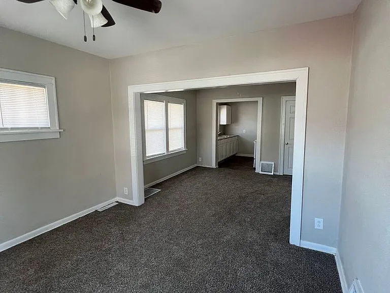 4257 Corby St — Photo 3