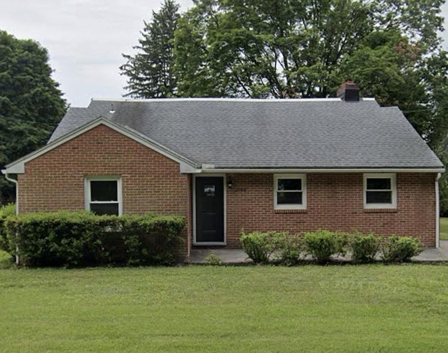 1st image of 2166 Ridgewood Rd