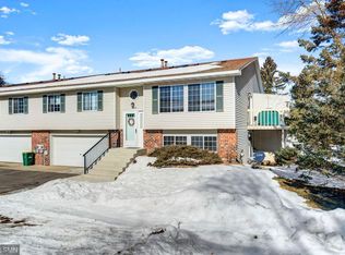 4604 1/2 Ridge Cliffe Dr, Saint Paul, MN 55122