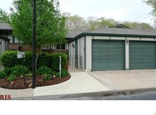 983 Silversprings Ln UNIT 298, Ballwin, MO 63021