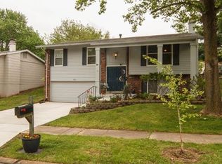 686 Walnut Point Ct, Ballwin, MO 63021