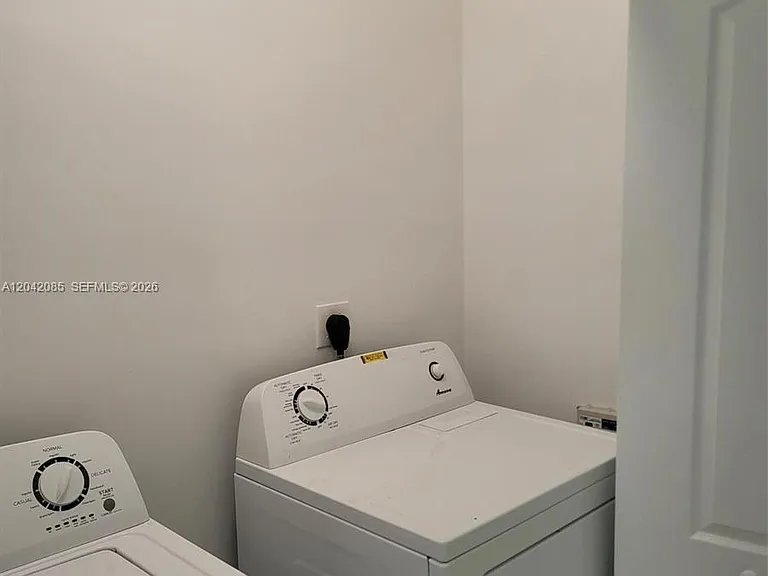 1029 SW 11th Ave #0 — Photo 8