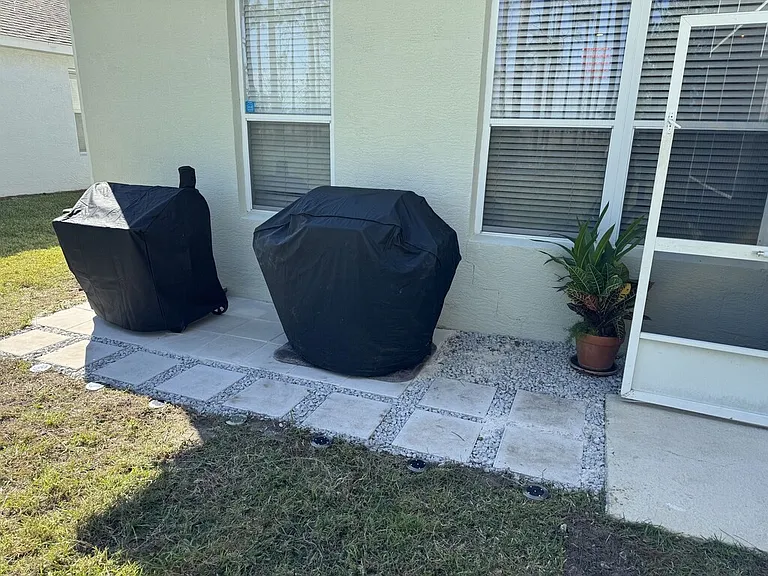 452 N Hampton Dr — Photo 3