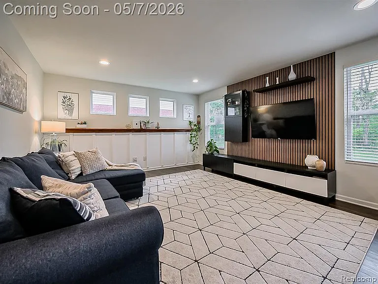 8640 Quincy Dr — Photo 11