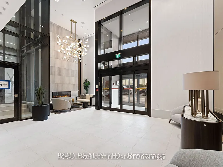 2020 Bathurst St #919 — Photo 3