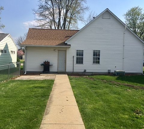 2nd image of 216 W Caldwell St