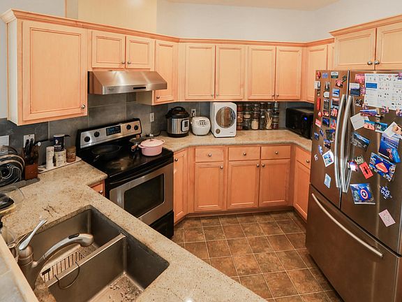 Kitchen area zoom in