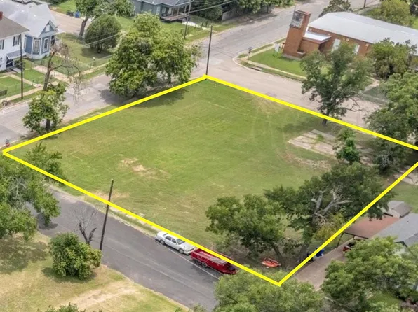 900 N 14th St, Waco, TX 76707