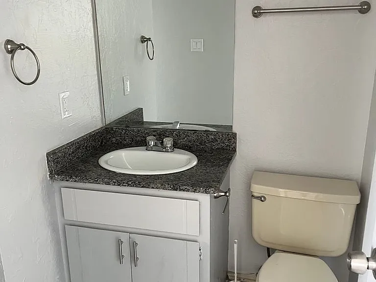 2902 NW 45th Pl #B — Photo 26