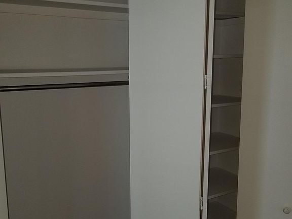 3rd image of 1540 N La Salle Dr APT 306