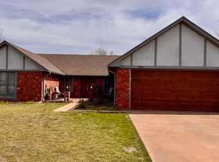 2801 Sunnybrook Ln, Enid, OK 73703