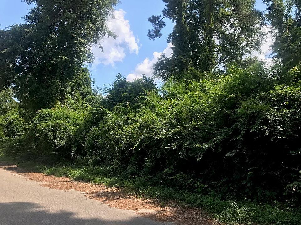 1st image of 127 English Oak Ln
