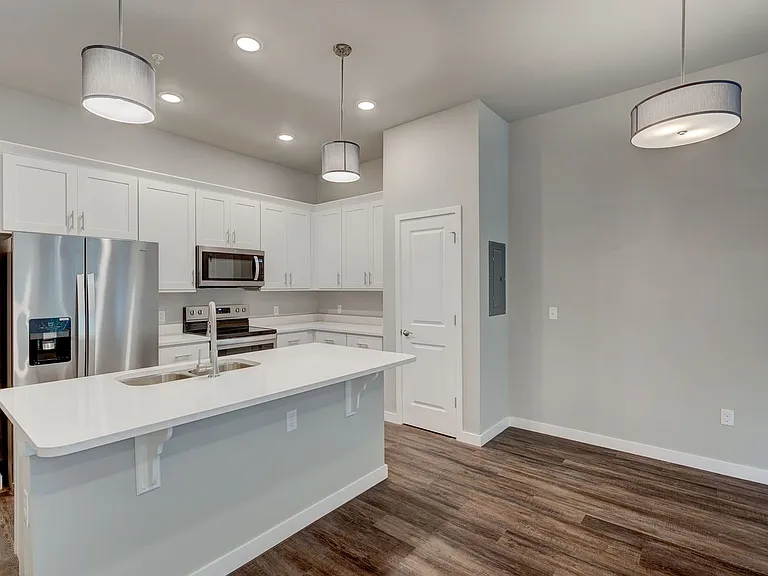 Metro 39 Apartments — Photo 43
