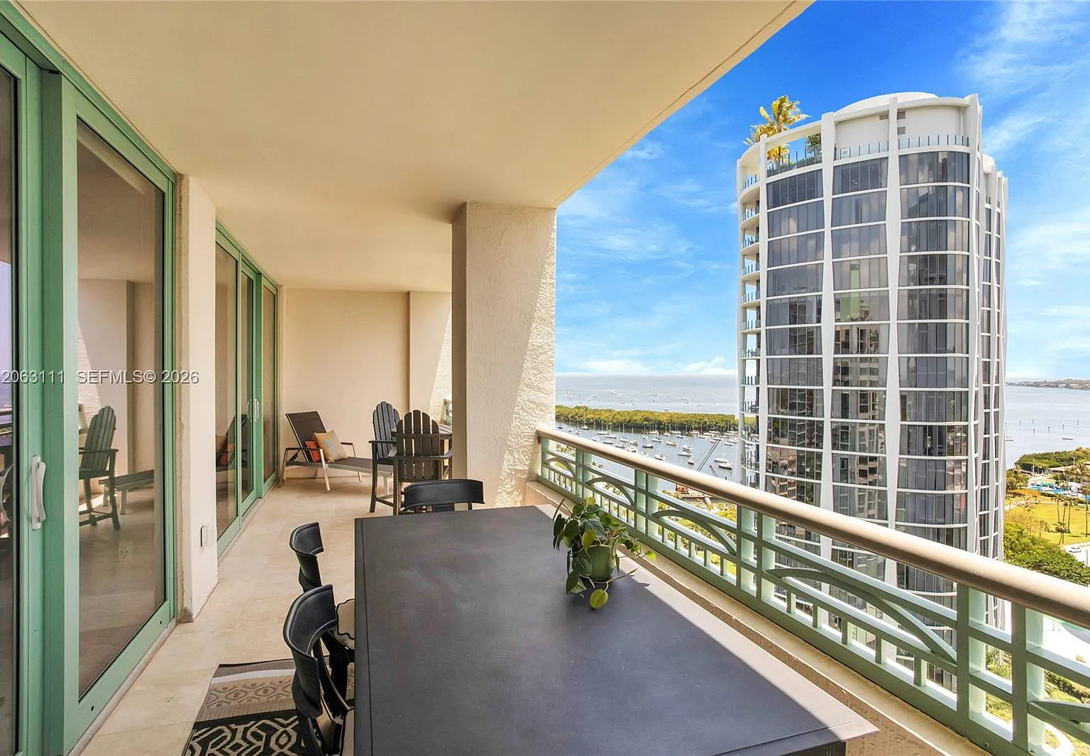The Tower Residences Cond — Photo 2