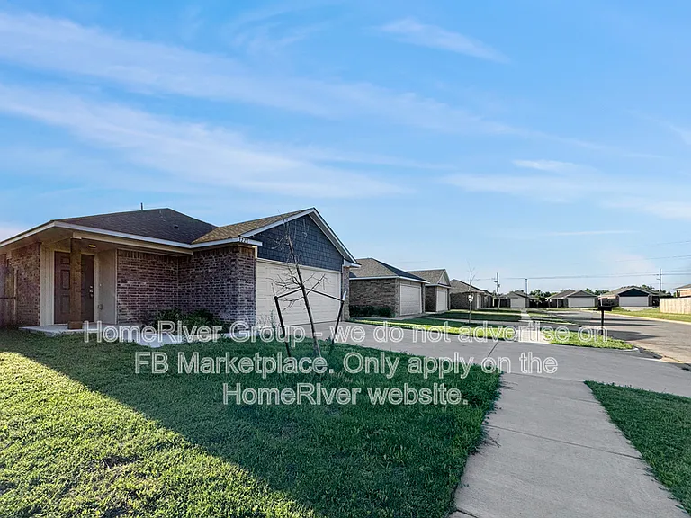 3228 Hickory Stick Dr — Photo 2
