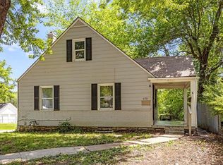 6701 Walrond Ave, Kansas City, MO 64132