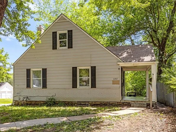 6701 Walrond Ave, Kansas City, MO 64132