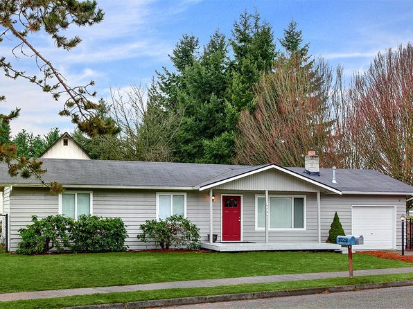 3229 V St SE